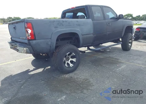 2004 Chevrolet Silverado 1500 Ls z USA, uszkodzony, nr VIN 2GCEK19V241158774